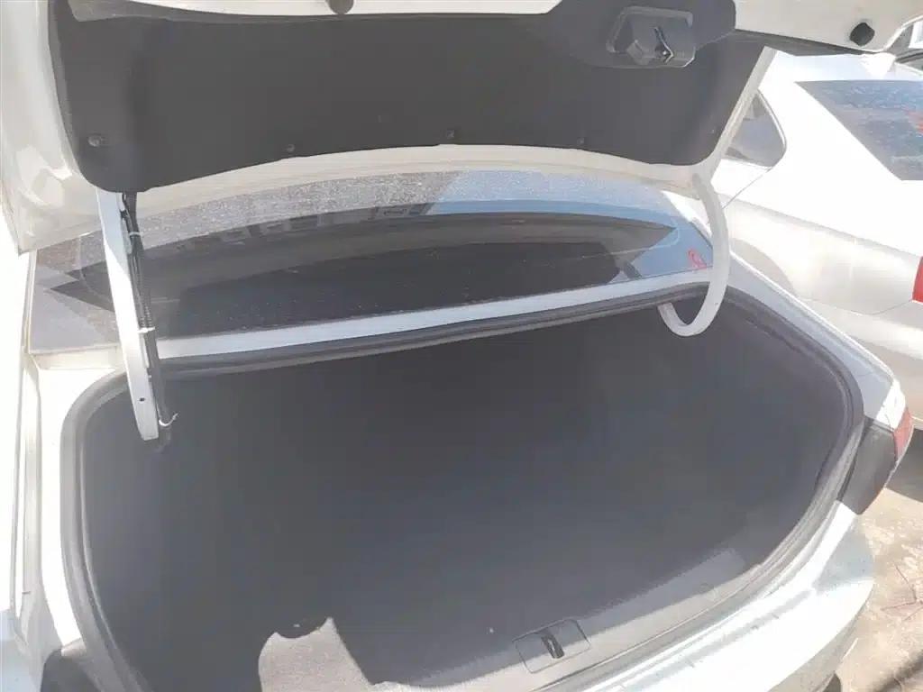 Roewe i6 Classic 2020 PLUS 1.6L Manual 4G Connected Glory Flagship Edition — миниатюра 19