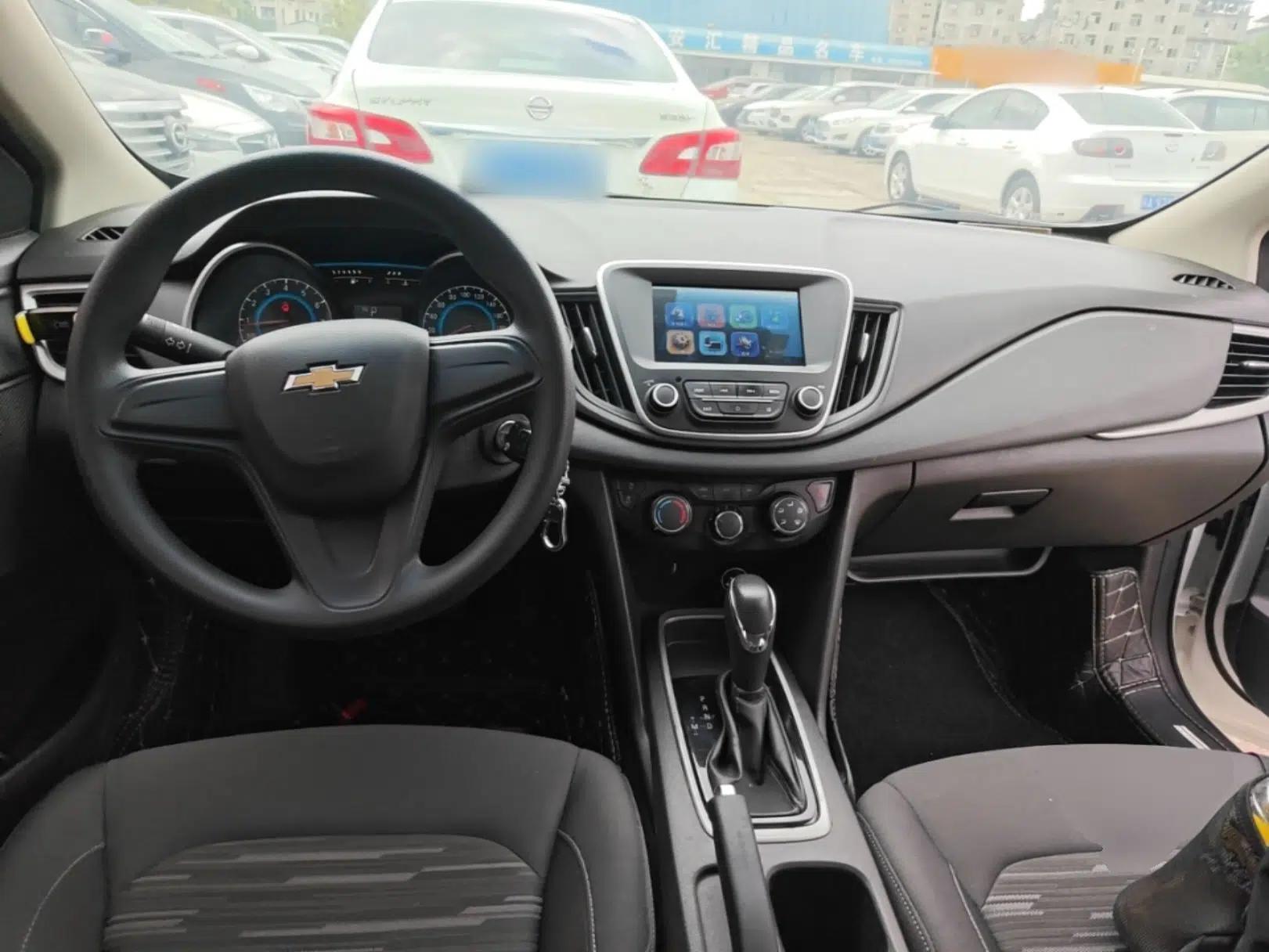 Chevrolet Cavalier 2019 320 Automatic Enjoyment with Sunroof — миниатюра 13