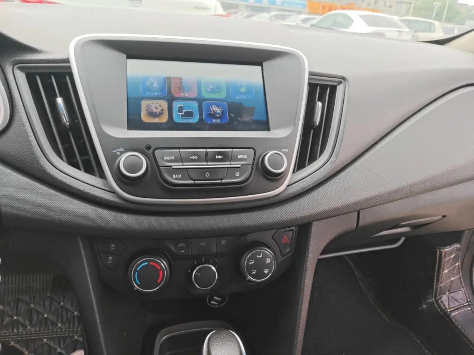 Chevrolet Cavalier 2019 320 Automatic Enjoyment with Sunroof — миниатюра 16