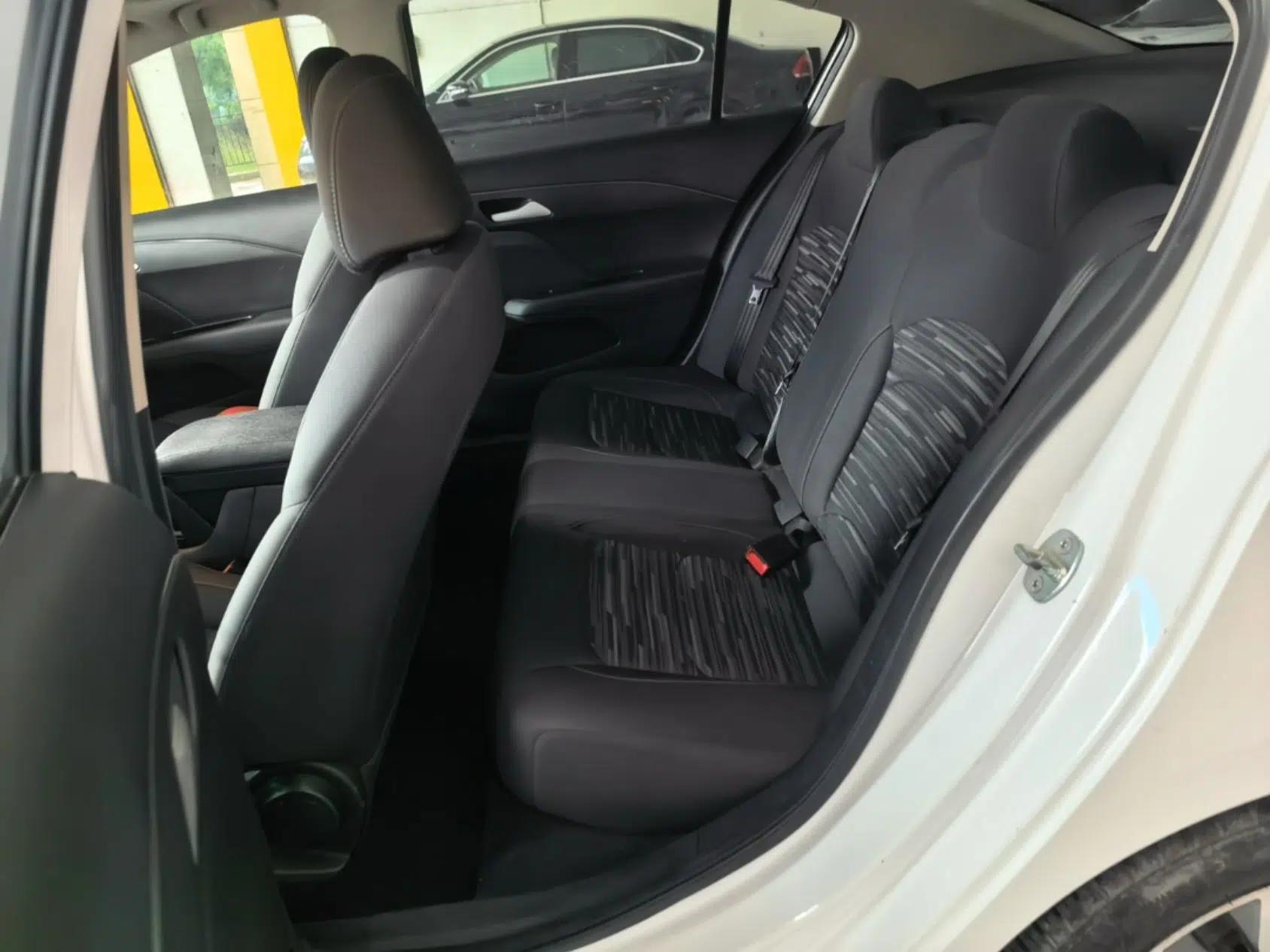 Chevrolet Cavalier 2019 320 Automatic Enjoyment with Sunroof — миниатюра 20
