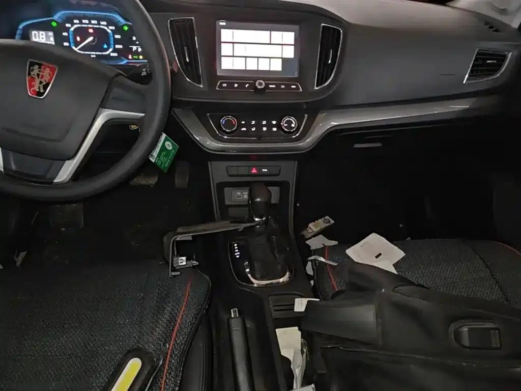 Roewe 360 2015 1.5L Automatic Deluxe Edition — миниатюра 14