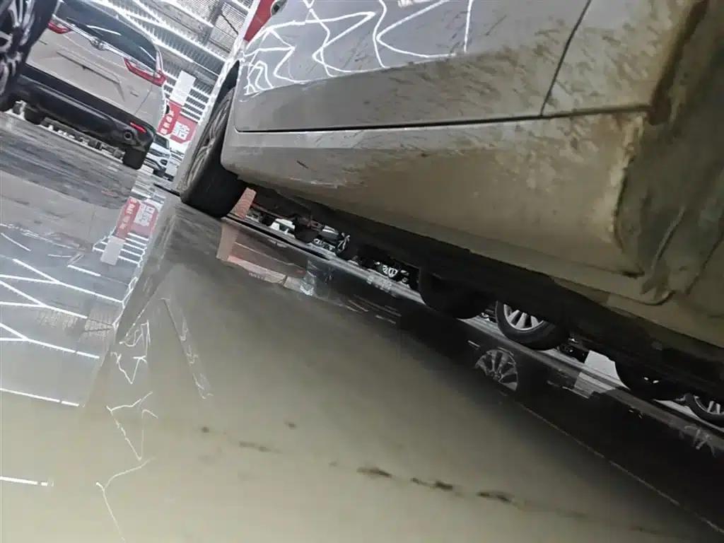 Roewe 360 2015 1.5L Automatic Deluxe Edition — миниатюра 21