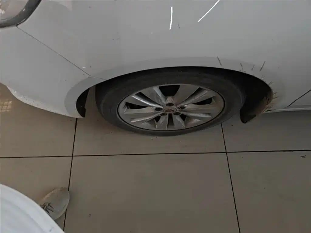 Roewe 360 2015 1.5L Automatic Deluxe Edition — миниатюра 23