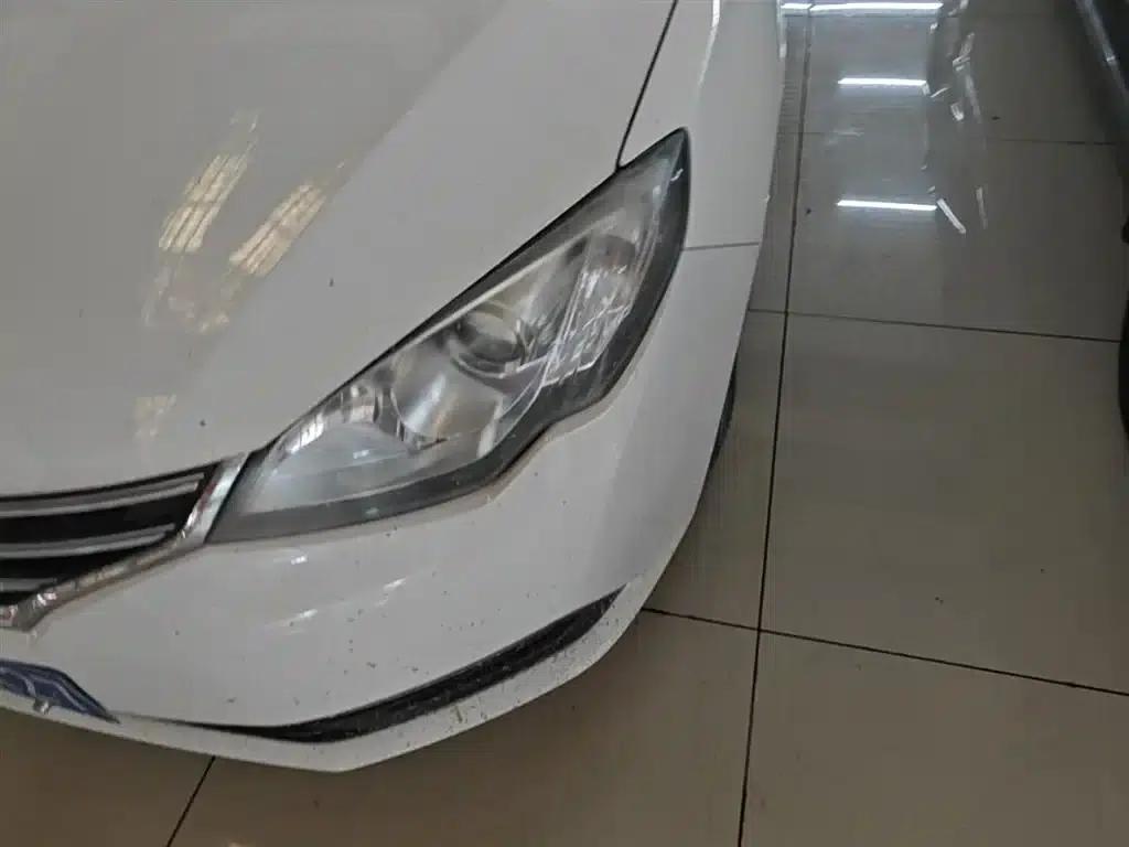 Roewe 360 2015 1.5L Automatic Deluxe Edition — миниатюра 24
