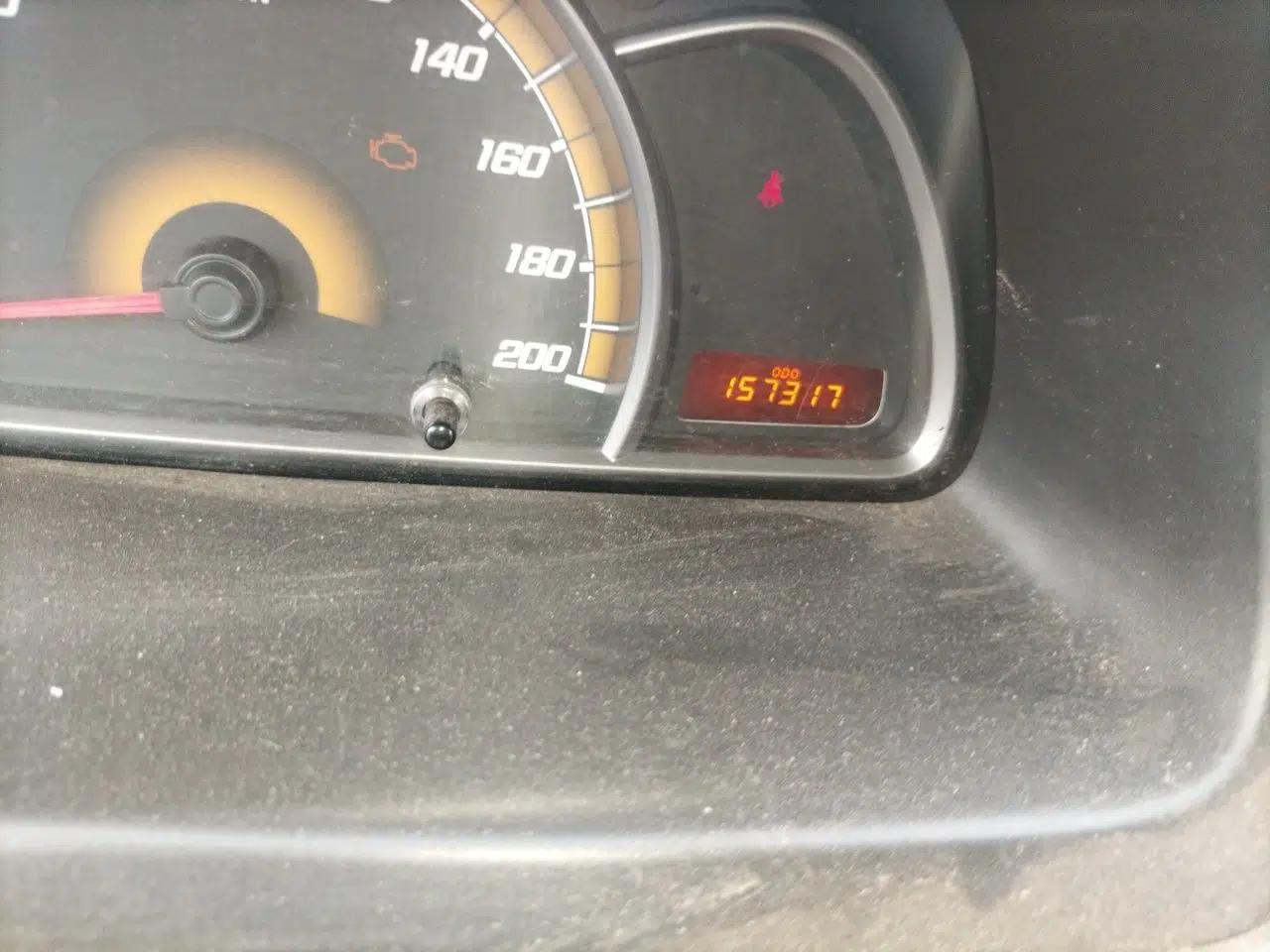 Chevrolet Sail 2010 Sedan 1.2L Manual Warm Edition — миниатюра 13