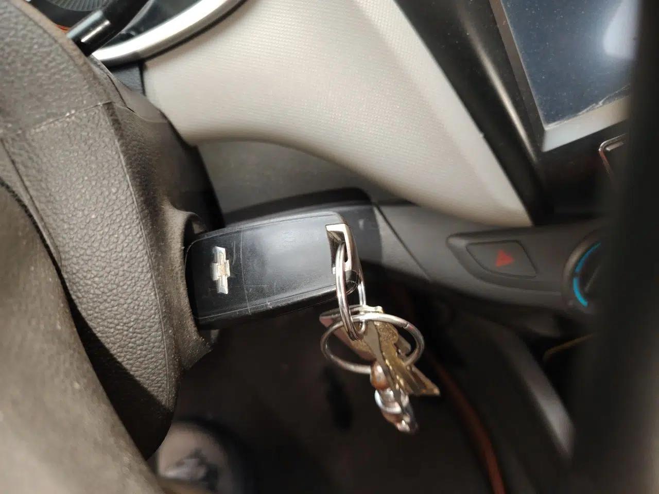 Chevrolet Sail 2015 Sail 3 1.3L AMT Ideal Edition — миниатюра 9
