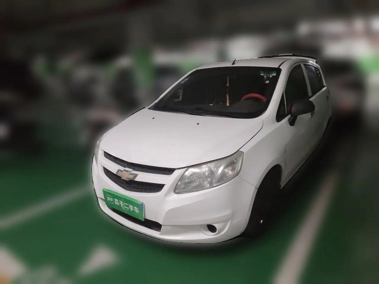 Chevrolet Sail 2013 Hatchback 1.2L AMT Ideal Edition — миниатюра 1