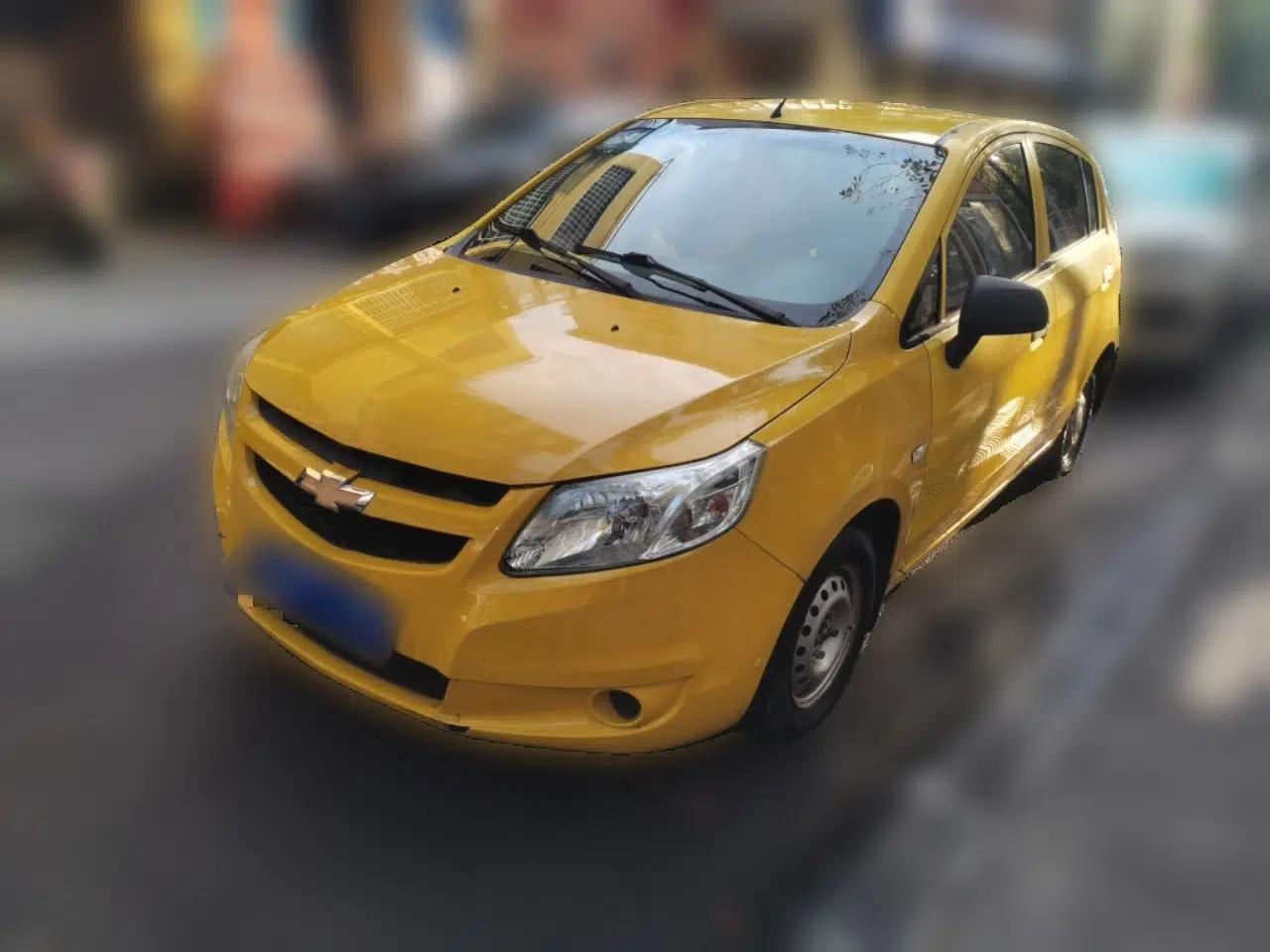 Chevrolet Sail 2013 Hatchback 1.2L Manual Warm Edition — миниатюра 1