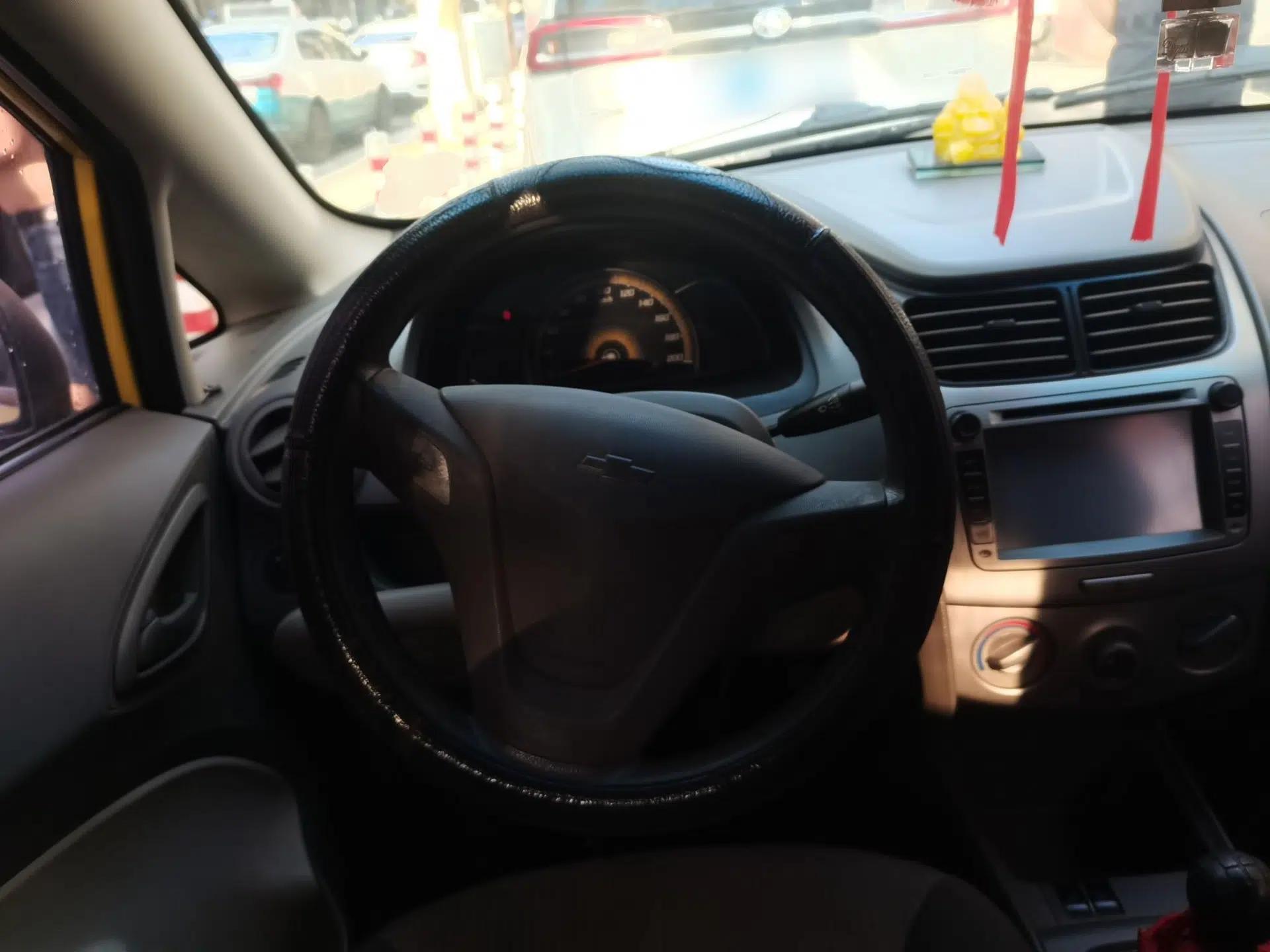 Chevrolet Sail 2013 Hatchback 1.2L Manual Warm Edition — миниатюра 11