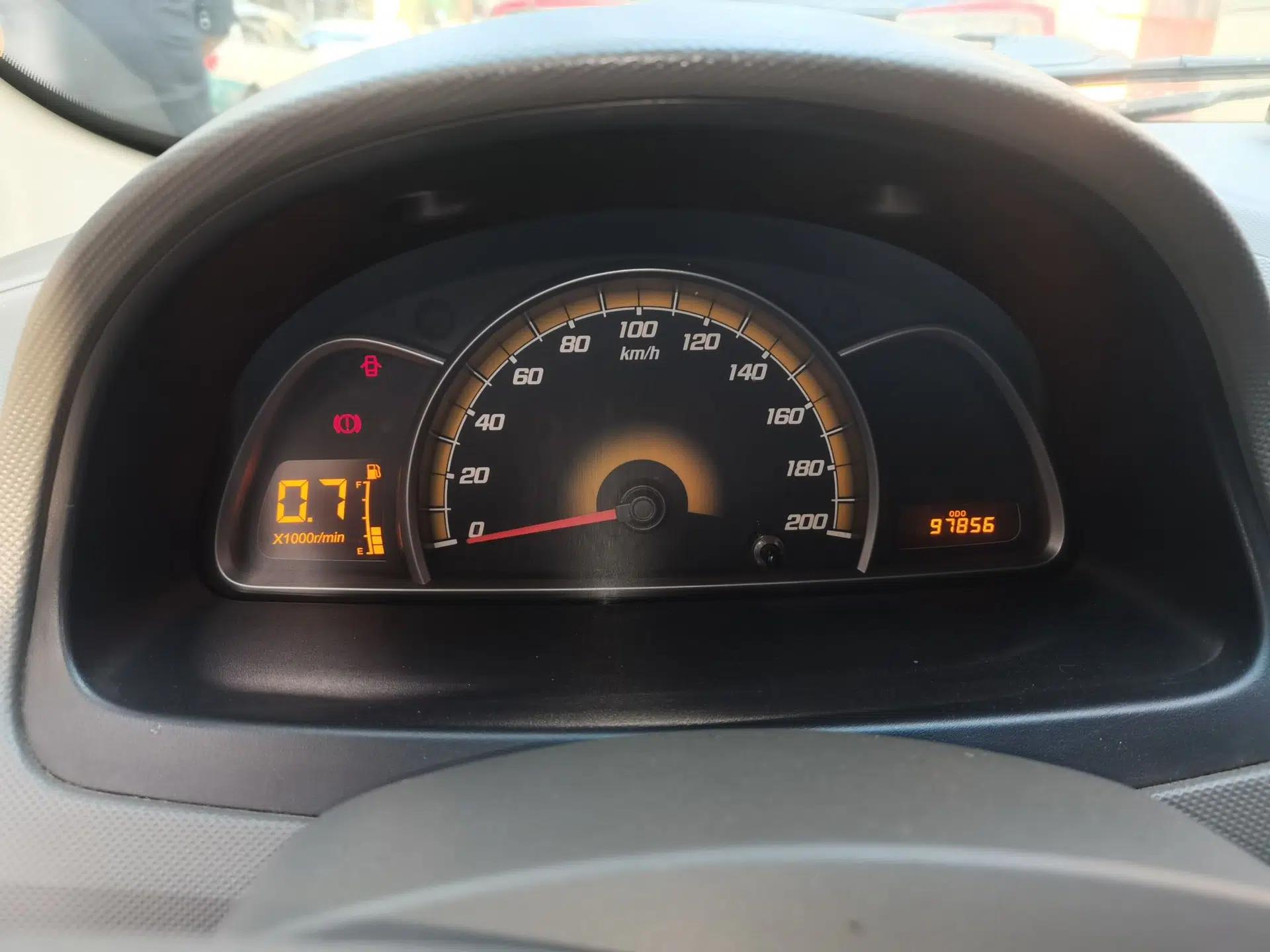 Chevrolet Sail 2013 Hatchback 1.2L Manual Warm Edition — миниатюра 12