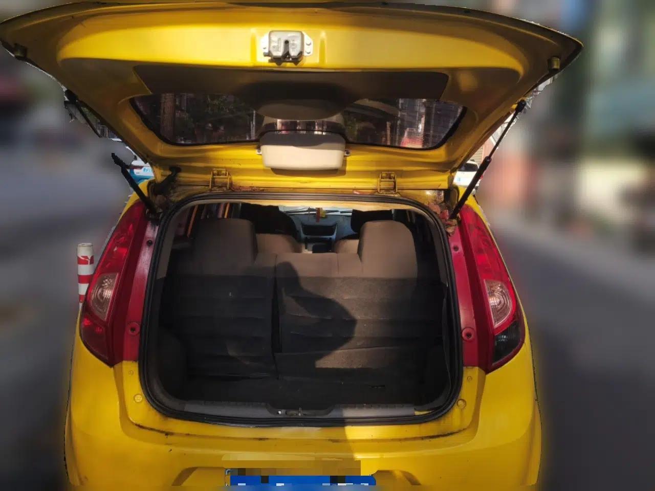 Chevrolet Sail 2013 Hatchback 1.2L Manual Warm Edition — миниатюра 20