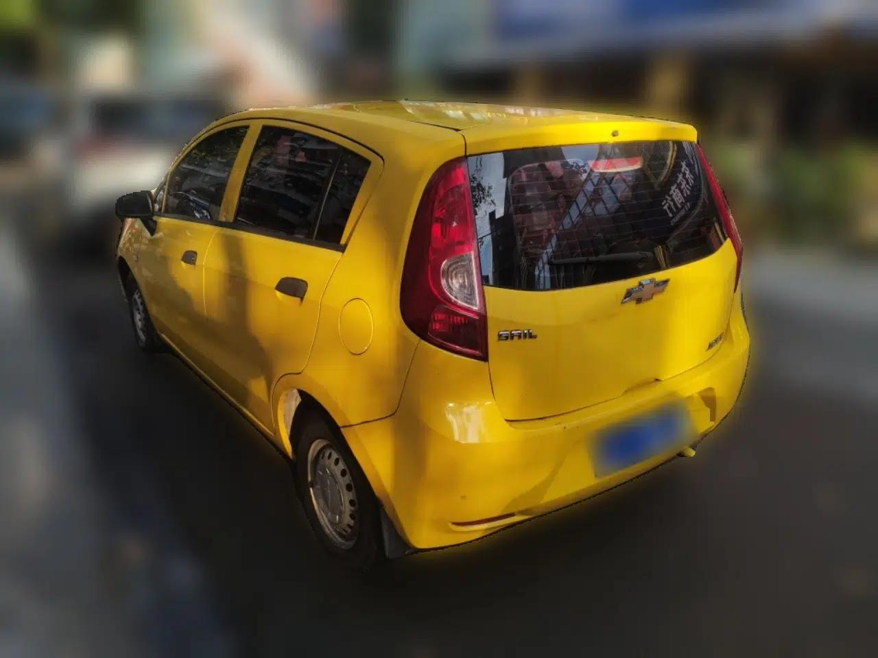 Chevrolet Sail 2013 Hatchback 1.2L Manual Warm Edition — миниатюра 4