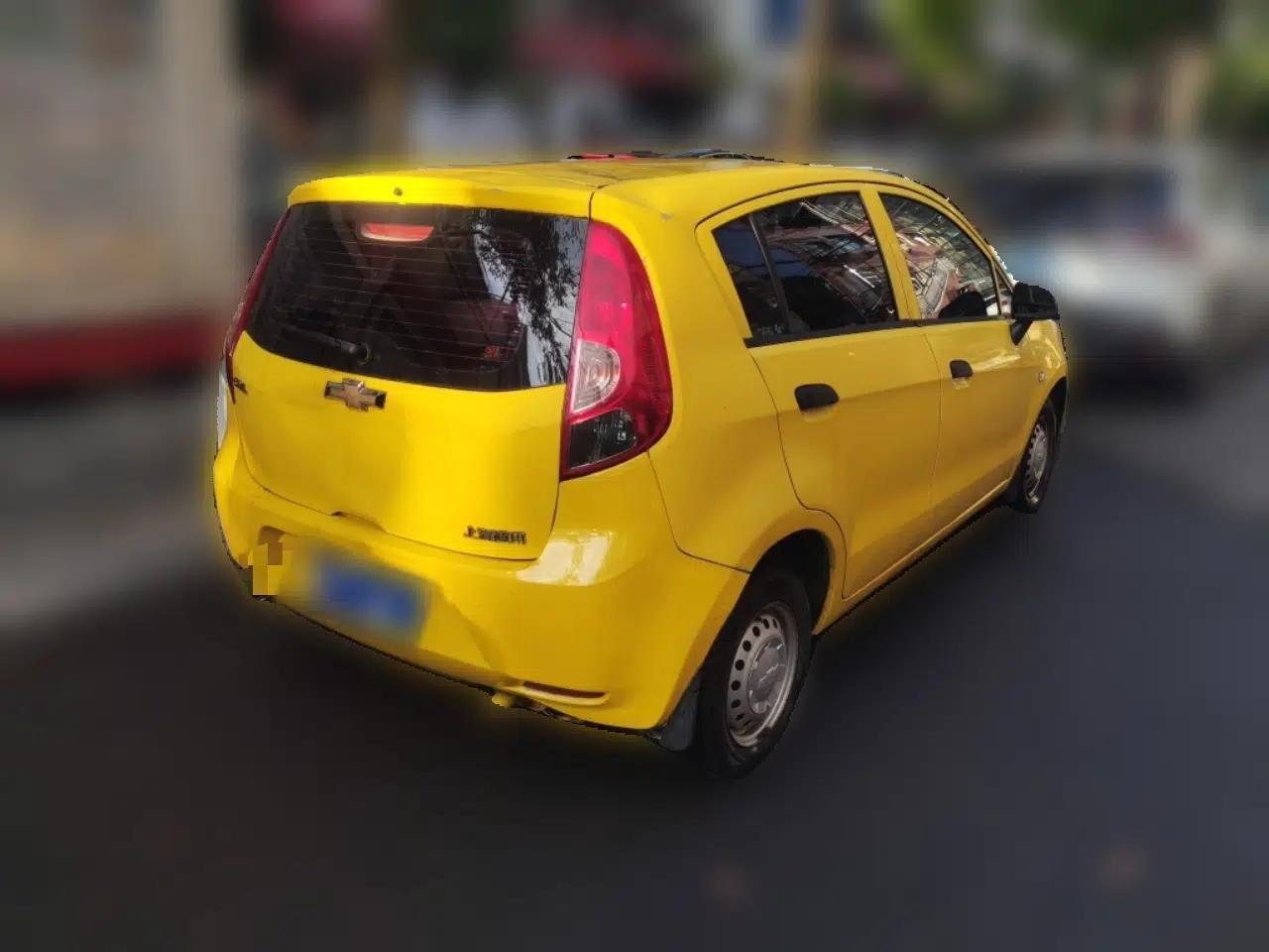 Chevrolet Sail 2013 Hatchback 1.2L Manual Warm Edition — миниатюра 6