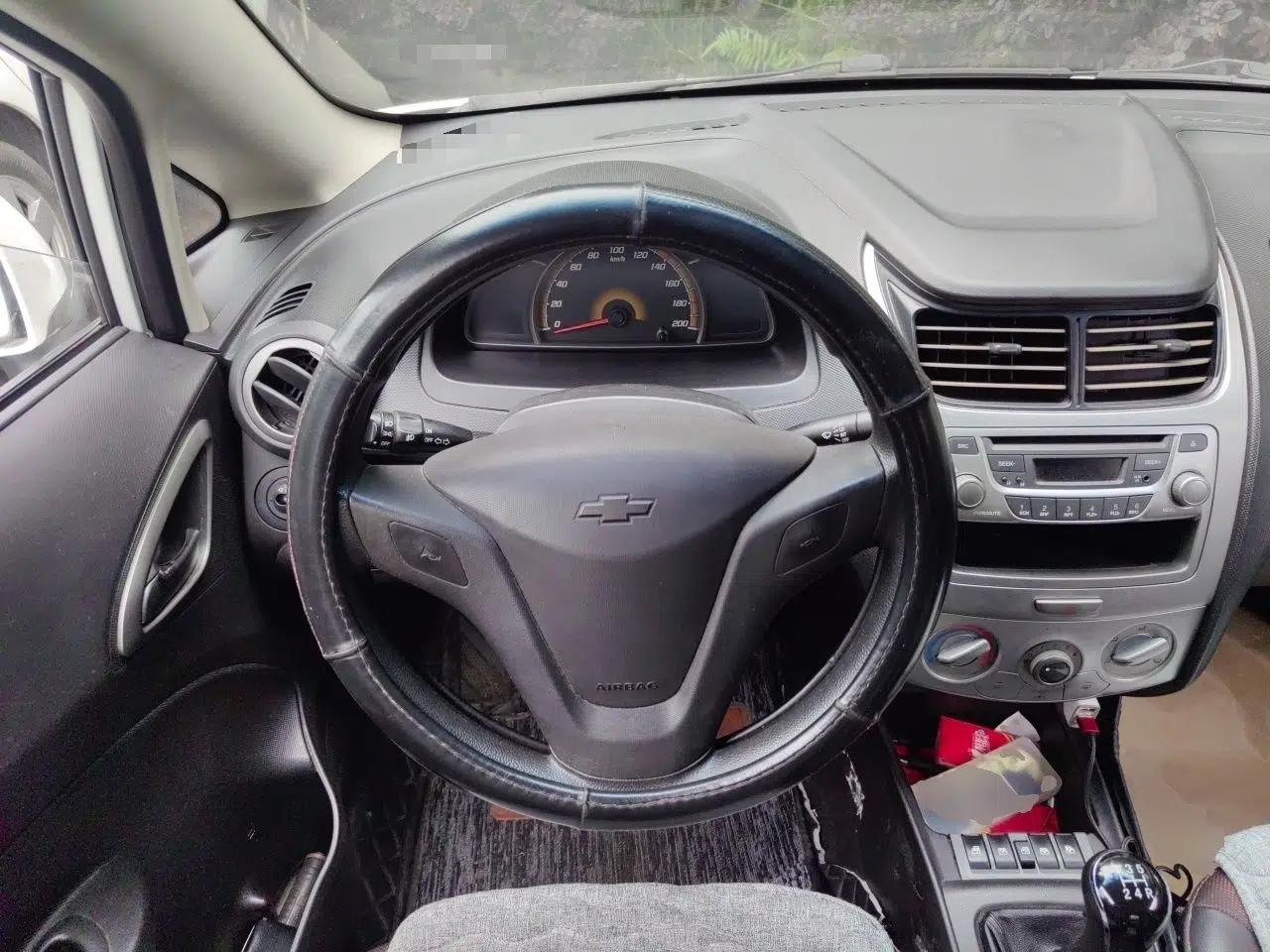 Chevrolet Sail 2013 Hatchback 1.4L Manual Enjoyment Edition — миниатюра 11