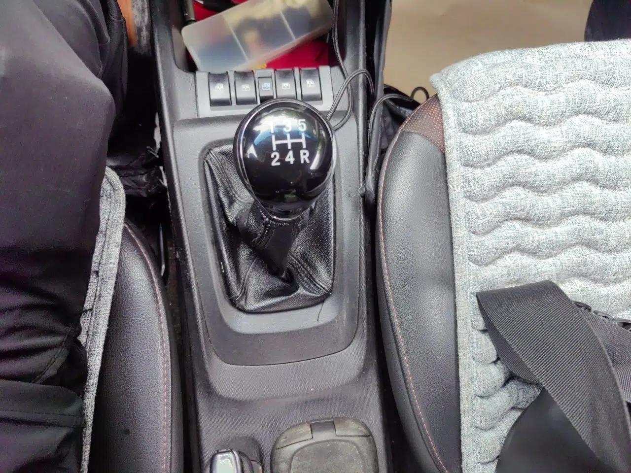 Chevrolet Sail 2013 Hatchback 1.4L Manual Enjoyment Edition — миниатюра 15