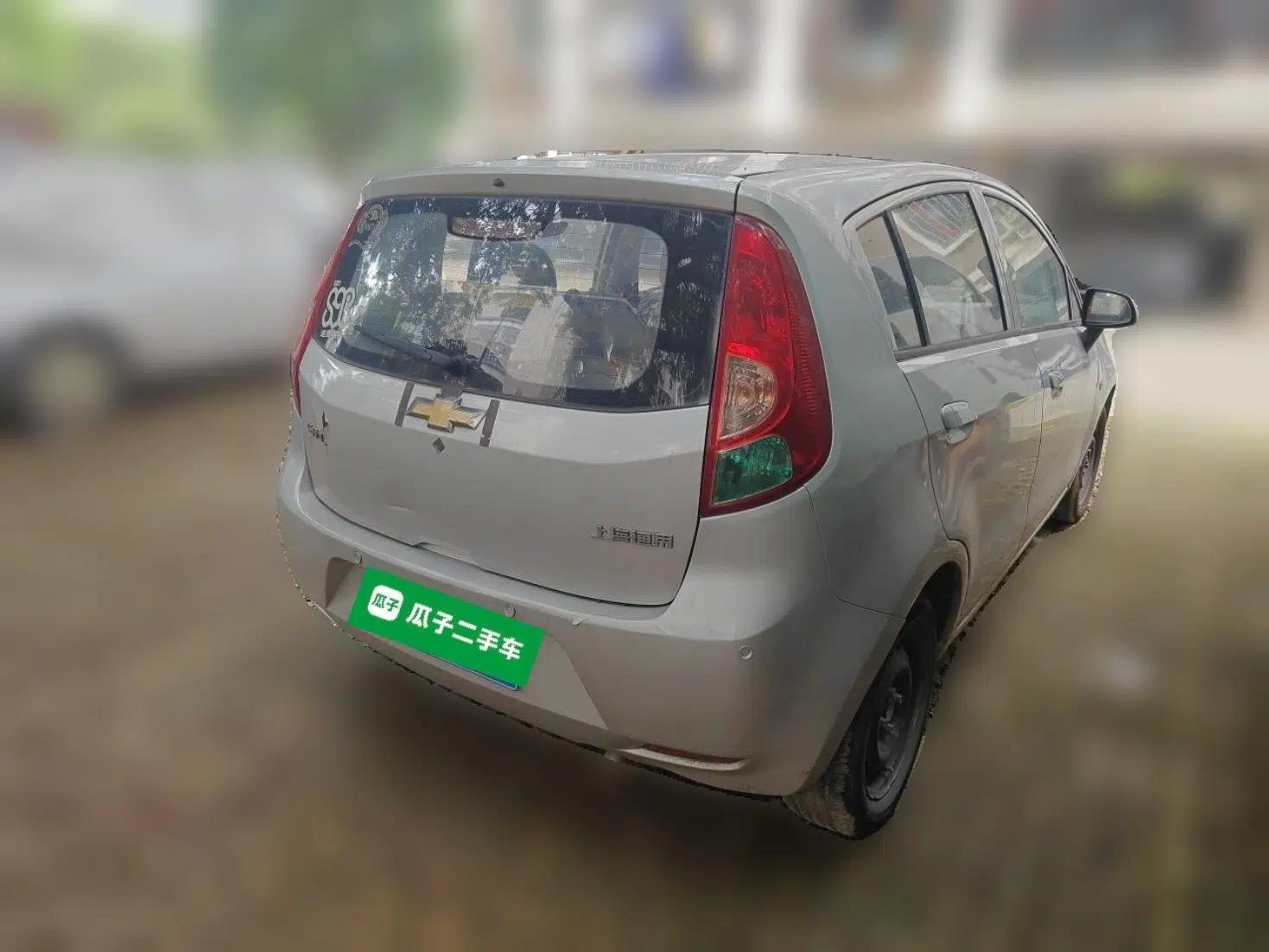 Chevrolet Sail 2010 Hatchback 1.2L Manual Warm Edition — миниатюра 6