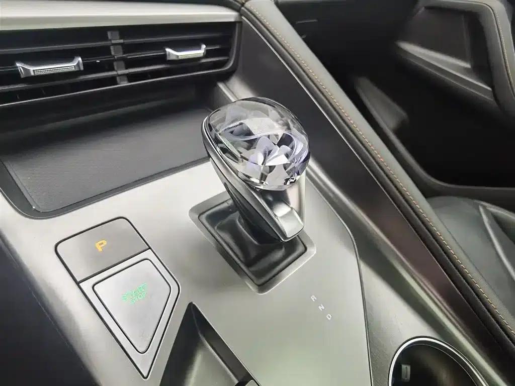 Roewe RX5 New Energy 2023 eRX5 Super Hybrid Premium Edition — миниатюра 13
