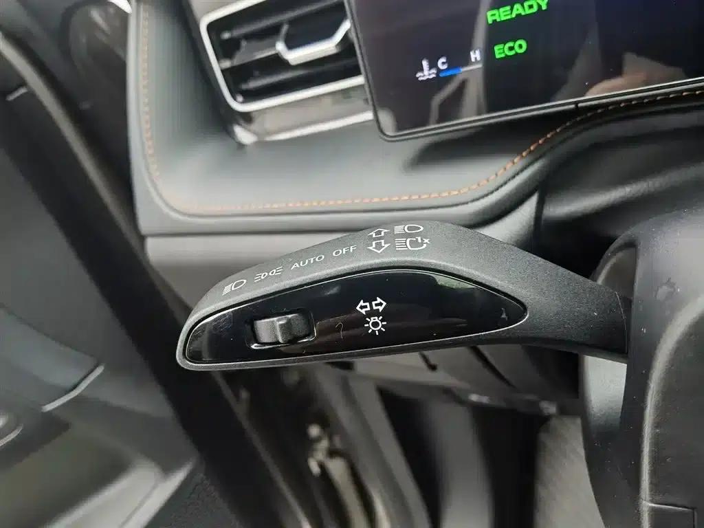 Roewe RX5 New Energy 2023 eRX5 Super Hybrid Premium Edition — миниатюра 21