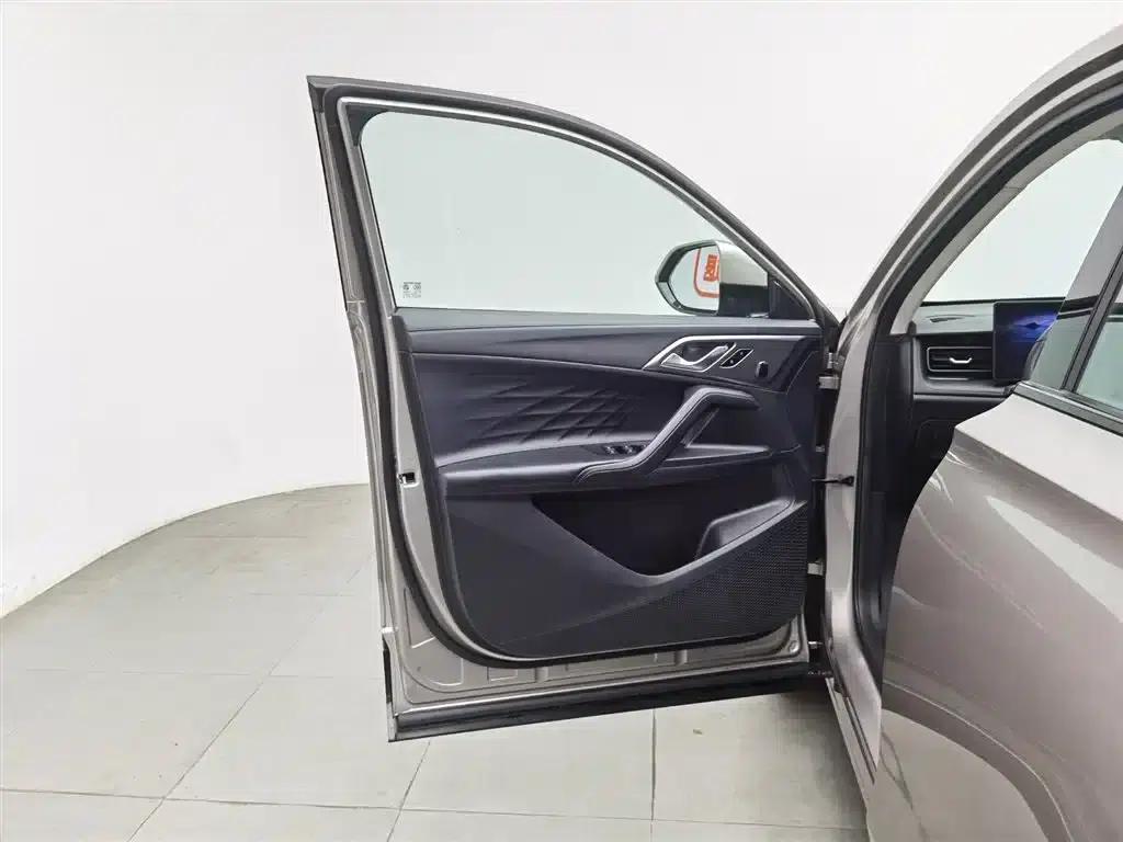 Roewe RX5 New Energy 2023 eRX5 Super Hybrid Premium Edition — миниатюра 8