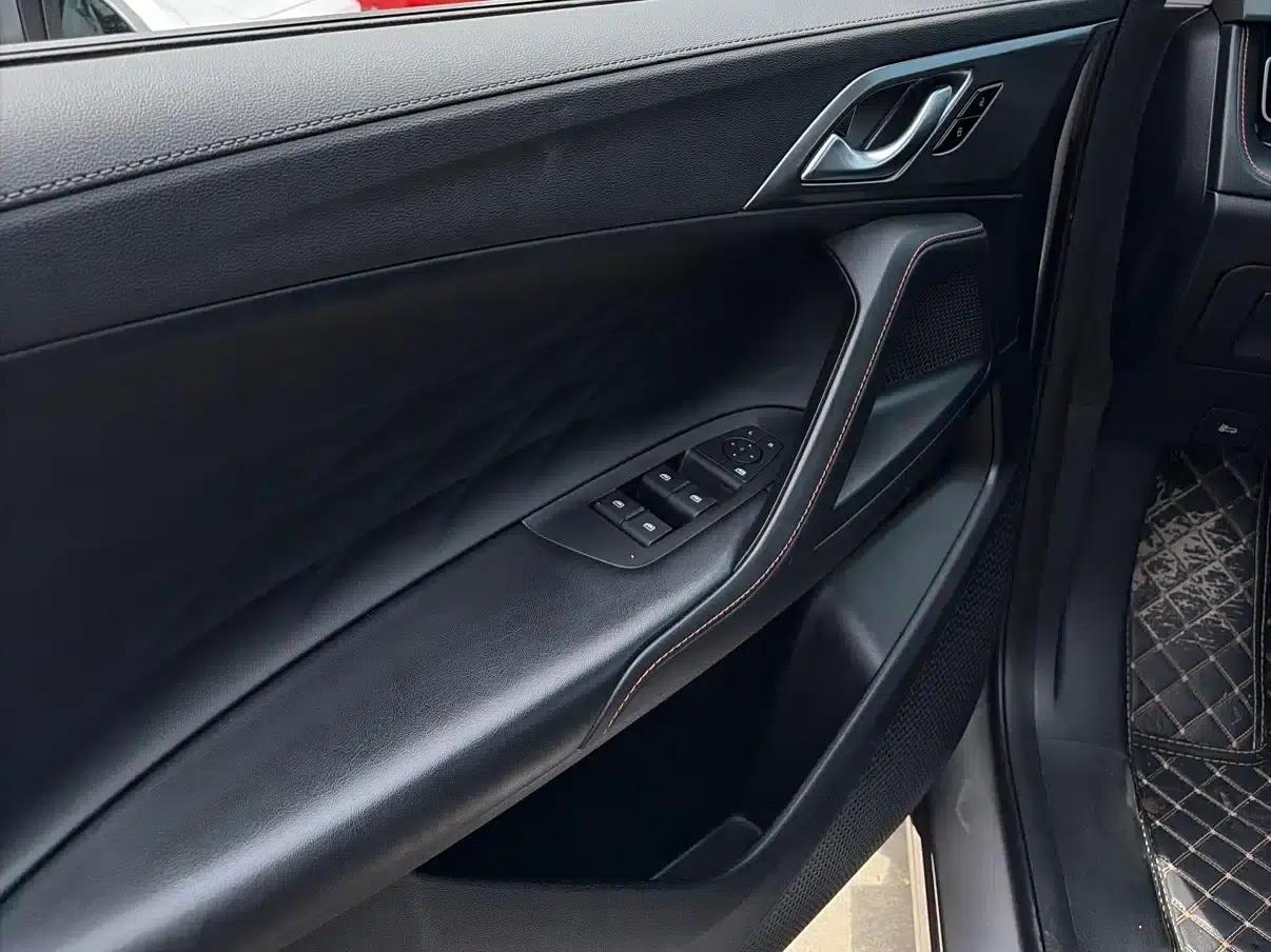 Roewe RX5 New Energy 2023 eRX5 Super Hybrid Comfort Edition — миниатюра 11