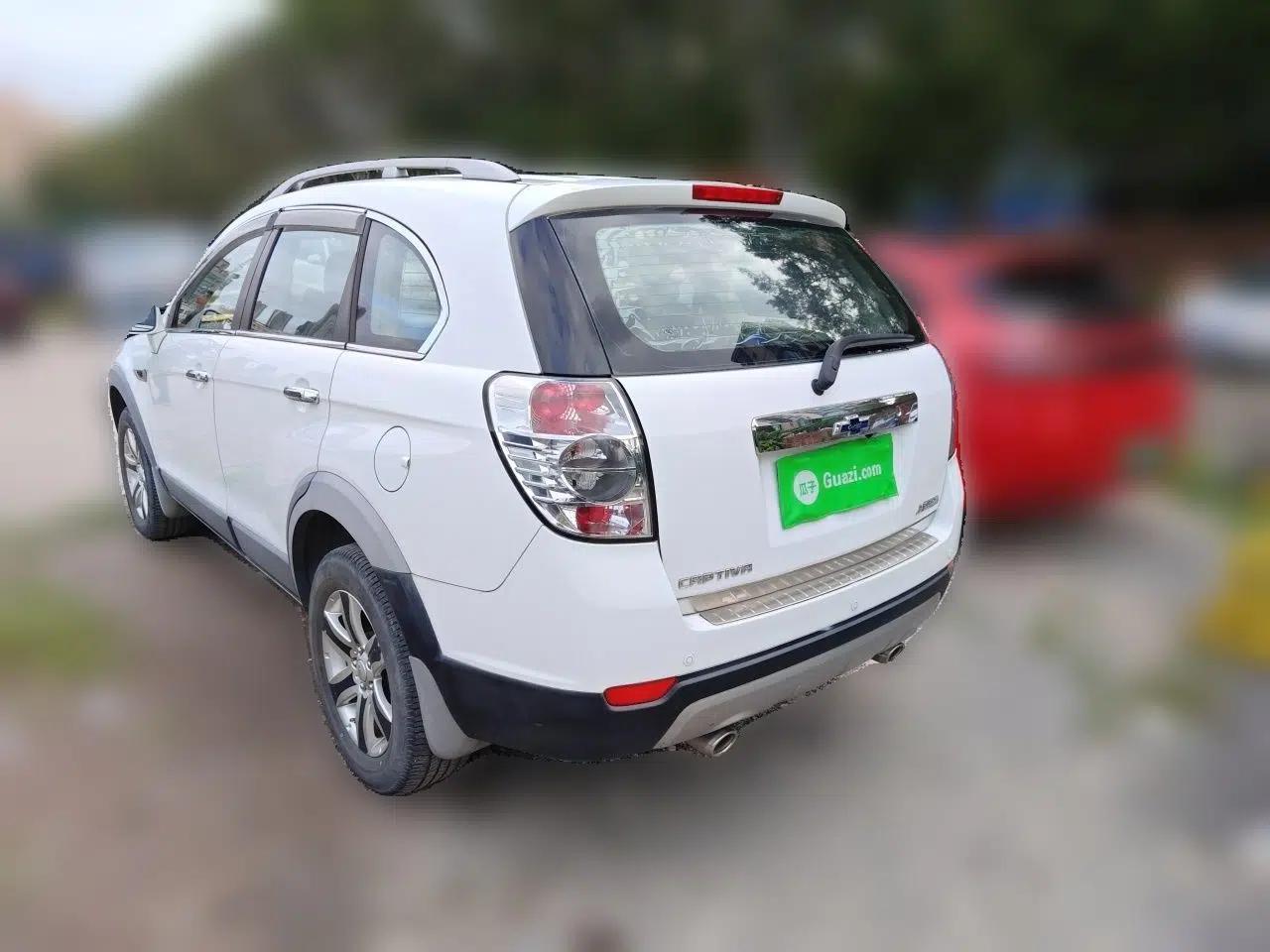 Chevrolet Captiva 2014 2.4L Two-Wheel Drive Urban Version 7 Seats — миниатюра 4