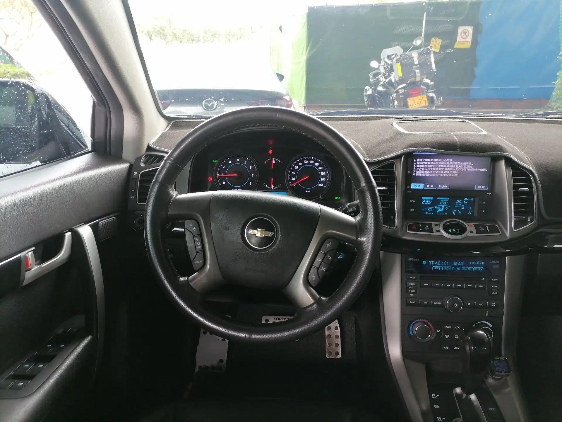 Chevrolet Captiva 2012 2.4L 4x4 Flagship Edition 7 Seats — миниатюра 11
