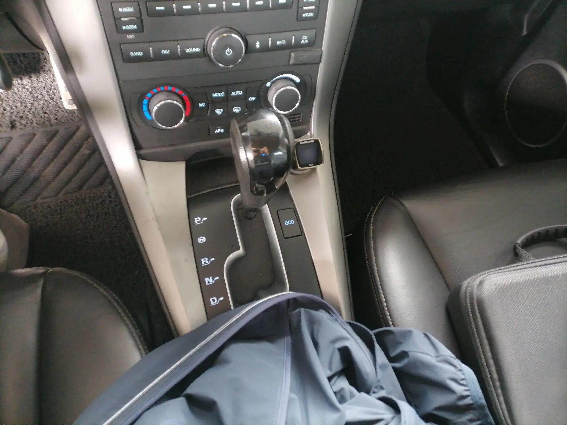 Chevrolet Captiva 2012 2.4L 4x4 Flagship Edition 7 Seats — миниатюра 15