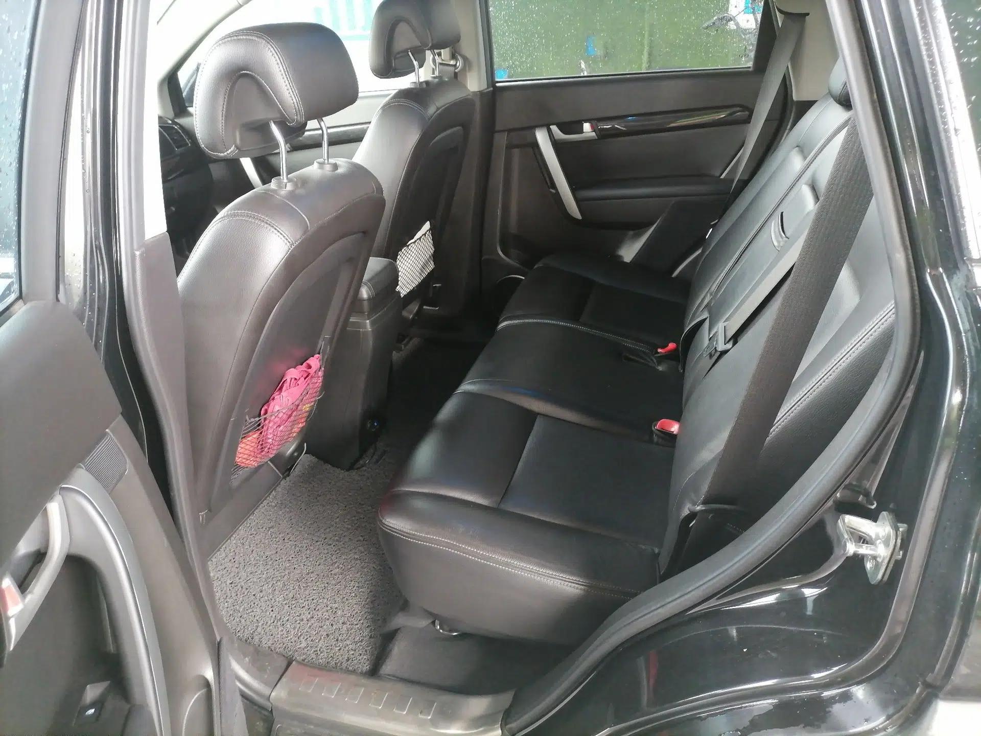 Chevrolet Captiva 2012 2.4L 4x4 Flagship Edition 7 Seats — миниатюра 18