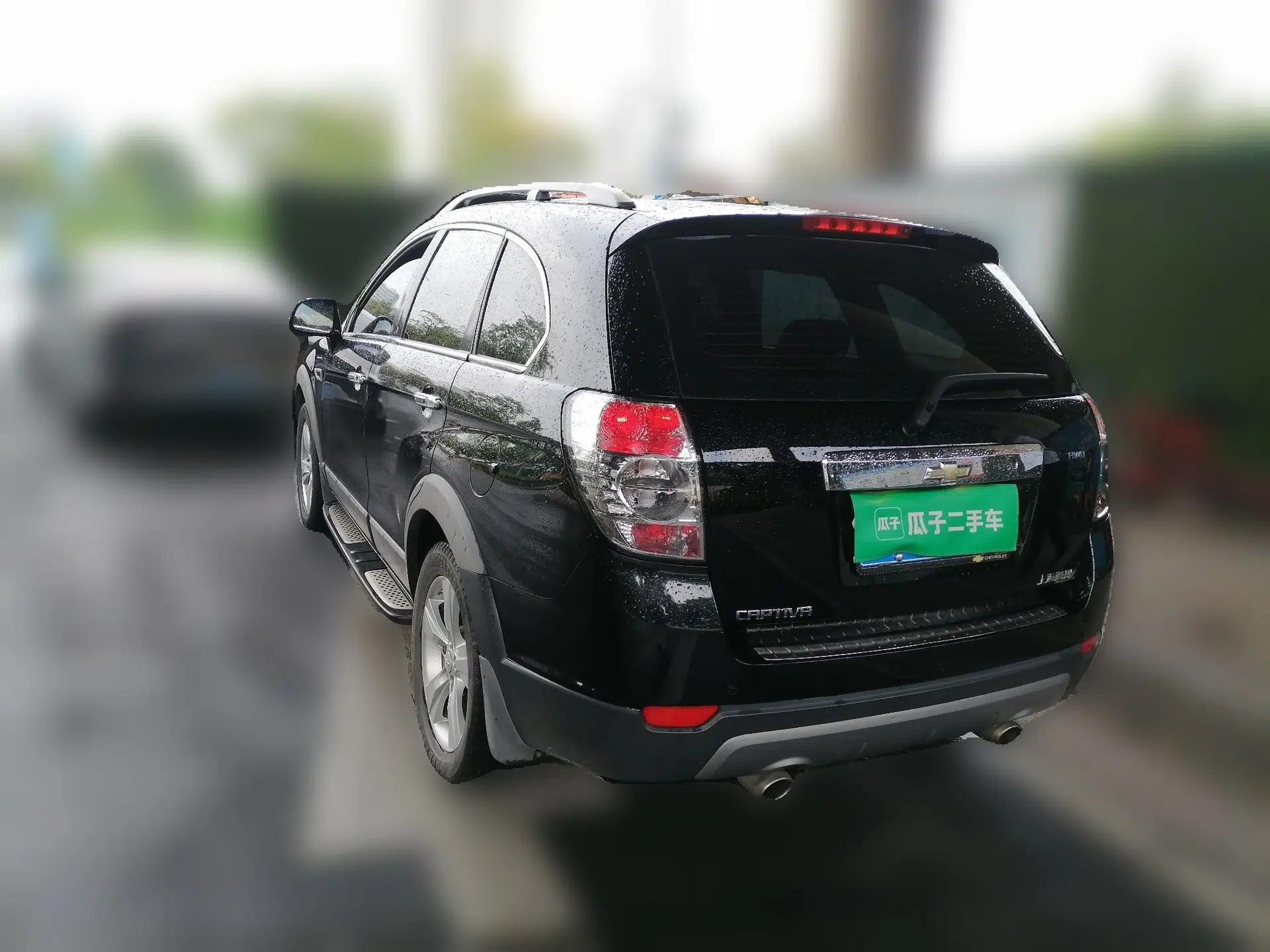Chevrolet Captiva 2012 2.4L 4x4 Flagship Edition 7 Seats — миниатюра 4
