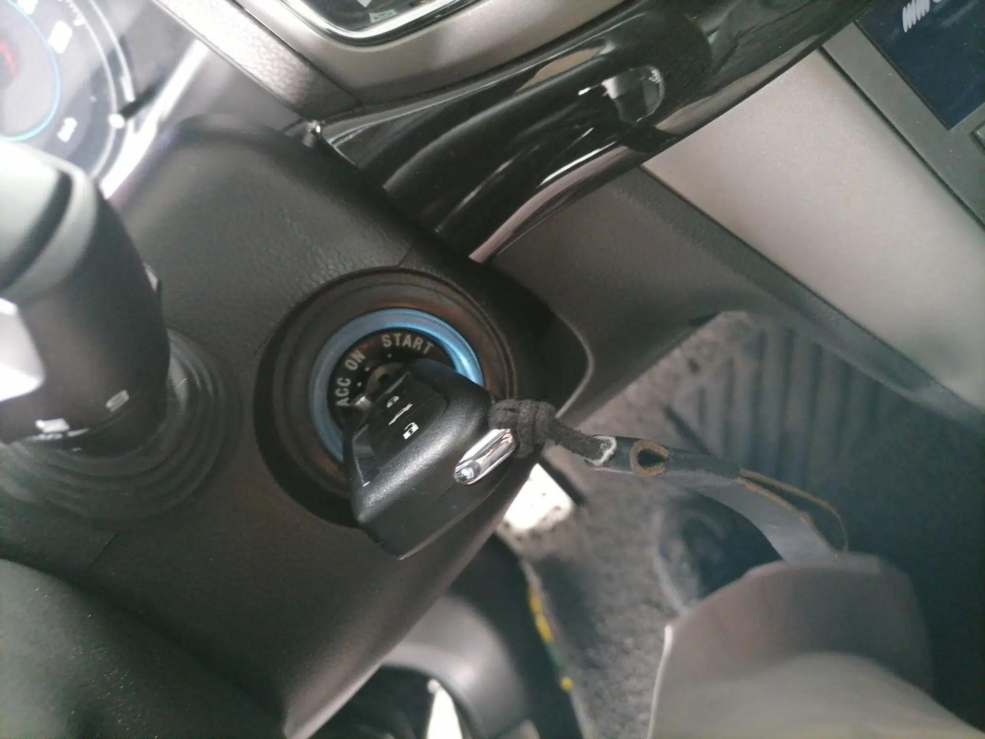 Chevrolet Captiva 2012 2.4L 4x4 Flagship Edition 7 Seats — миниатюра 9