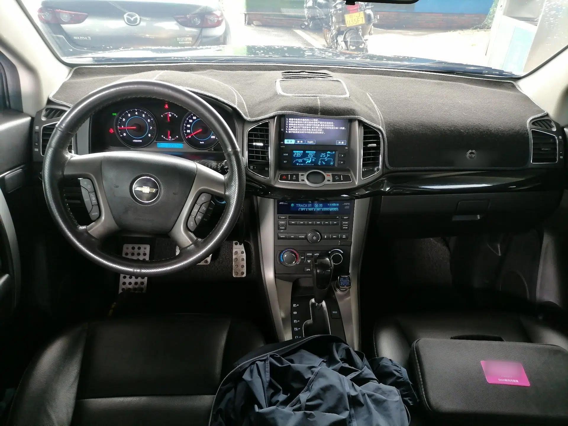 Chevrolet Captiva 2012 2.4L 4x4 Flagship Edition 7 Seats — миниатюра 10
