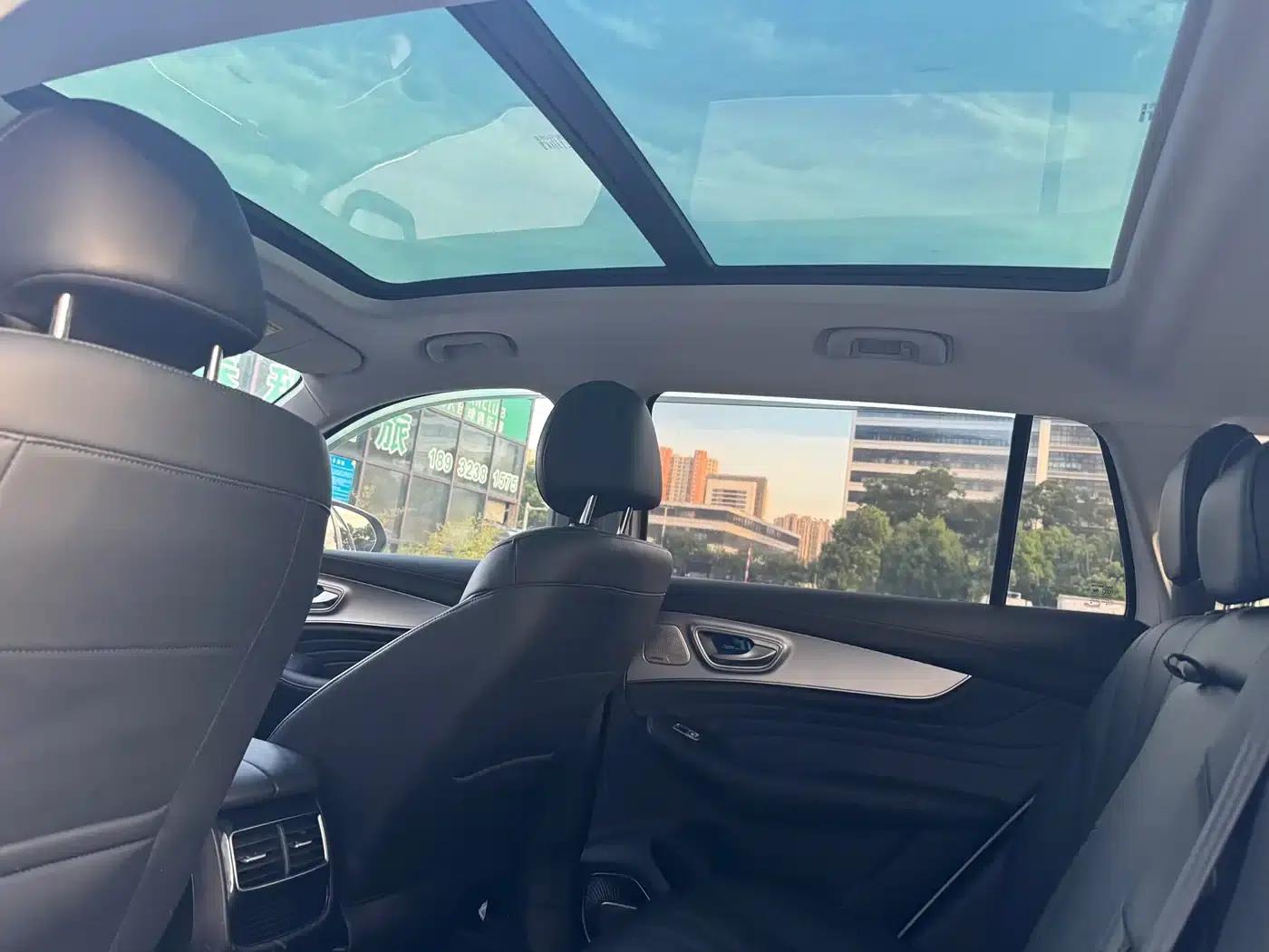 Roewe RX5 MAX 2019 300TGI Automatic Intelligent Cockpit Luxury Edition — миниатюра 12