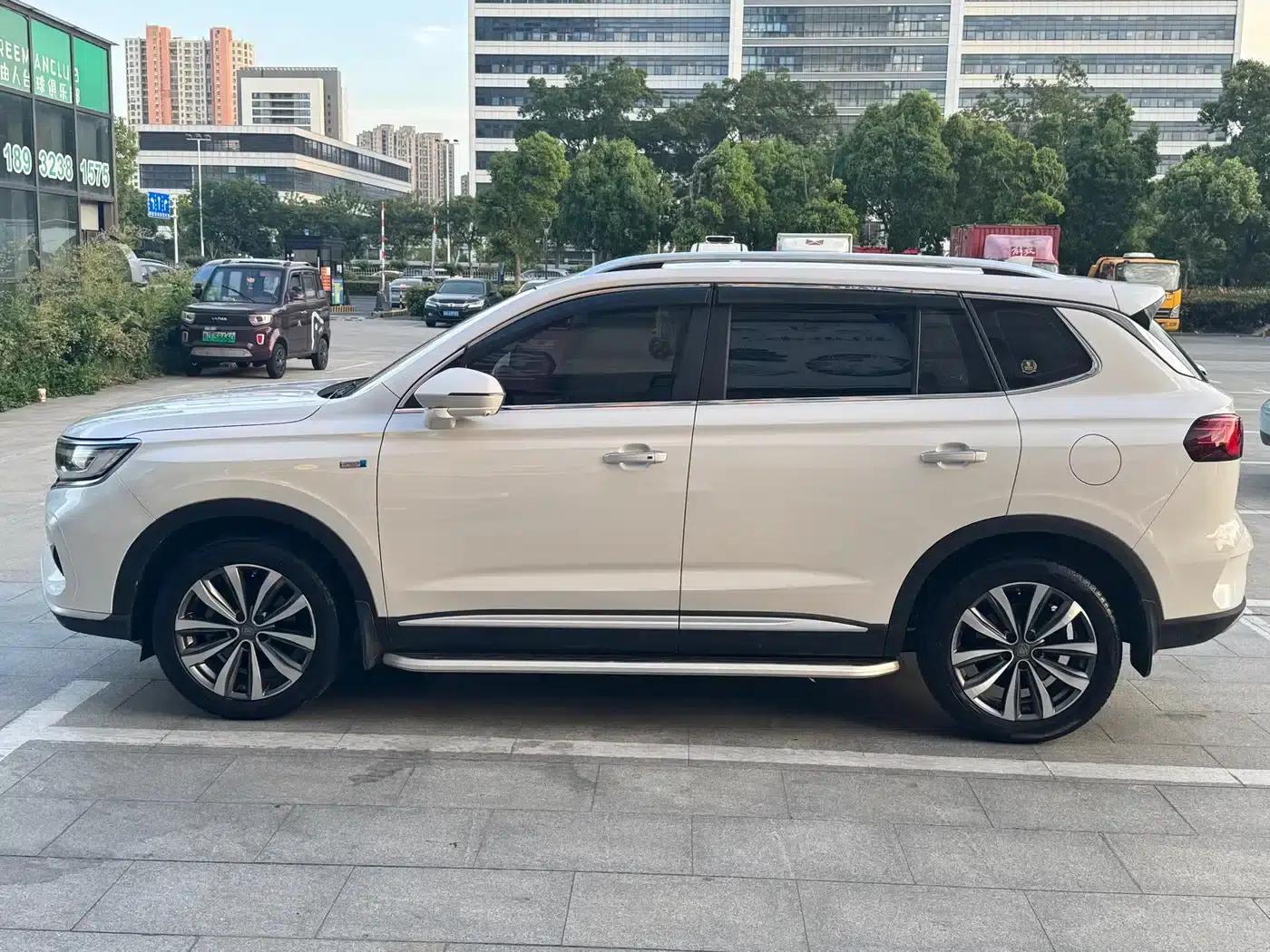 Roewe RX5 MAX 2019 300TGI Automatic Intelligent Cockpit Luxury Edition — миниатюра 3