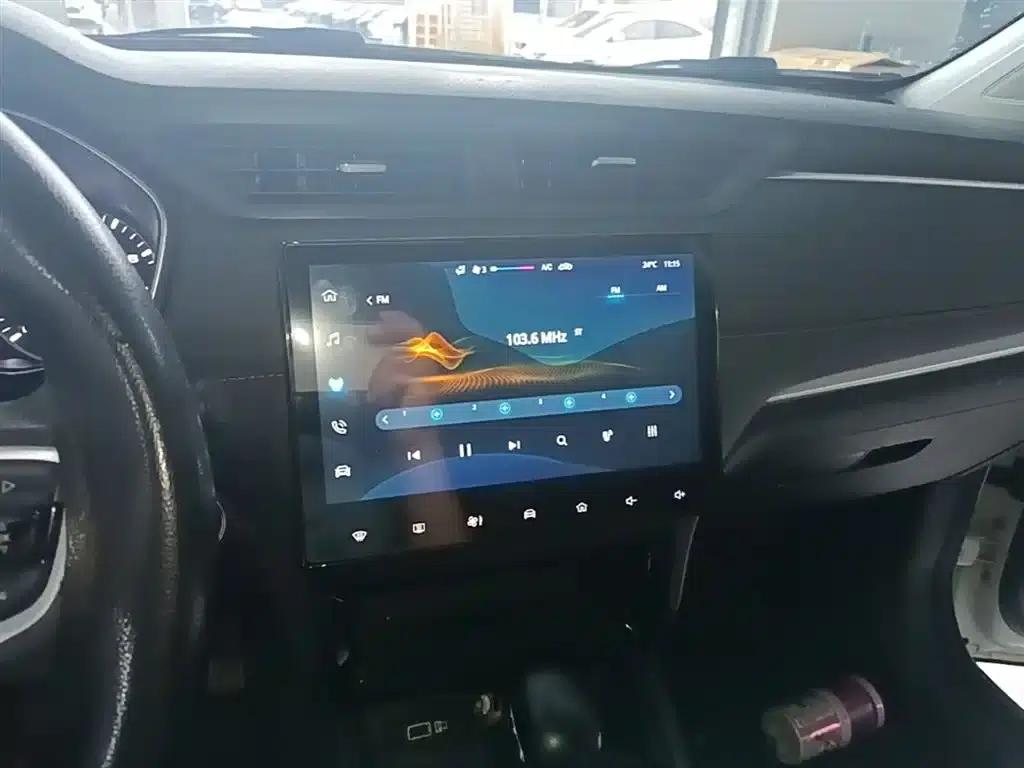 Roewe RX3 2021 PRO 1.6L CVT Elite — миниатюра 13