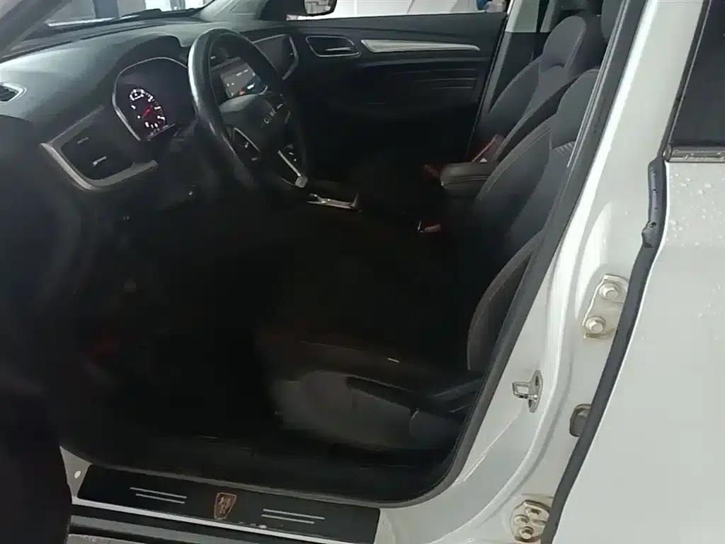 Roewe RX3 2021 PRO 1.6L CVT Elite — миниатюра 15
