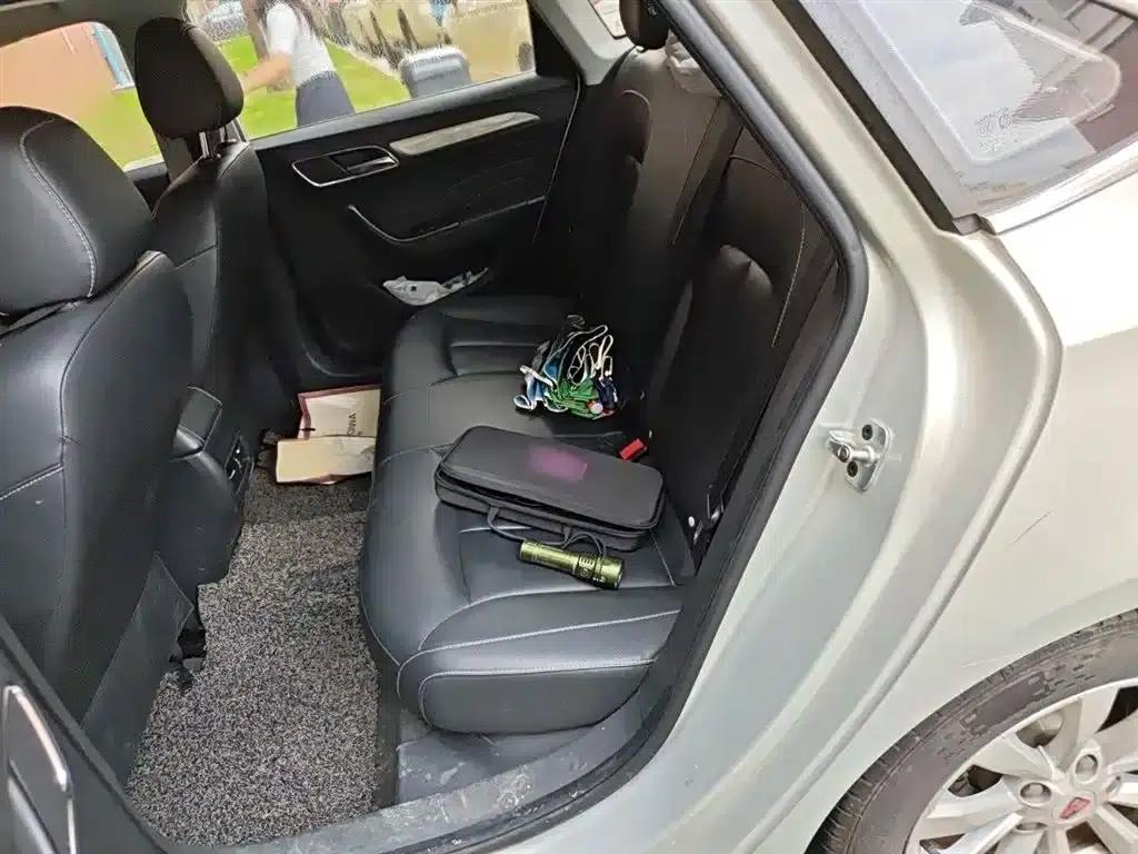 Roewe i6 New Energy 2017 45T Hybrid Connected Smart Edition — миниатюра 15