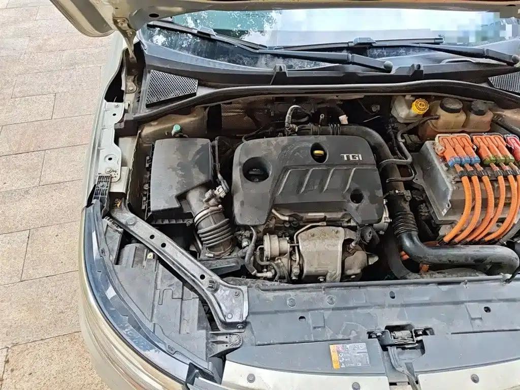 Roewe i6 New Energy 2017 45T Hybrid Connected Smart Edition — миниатюра 21