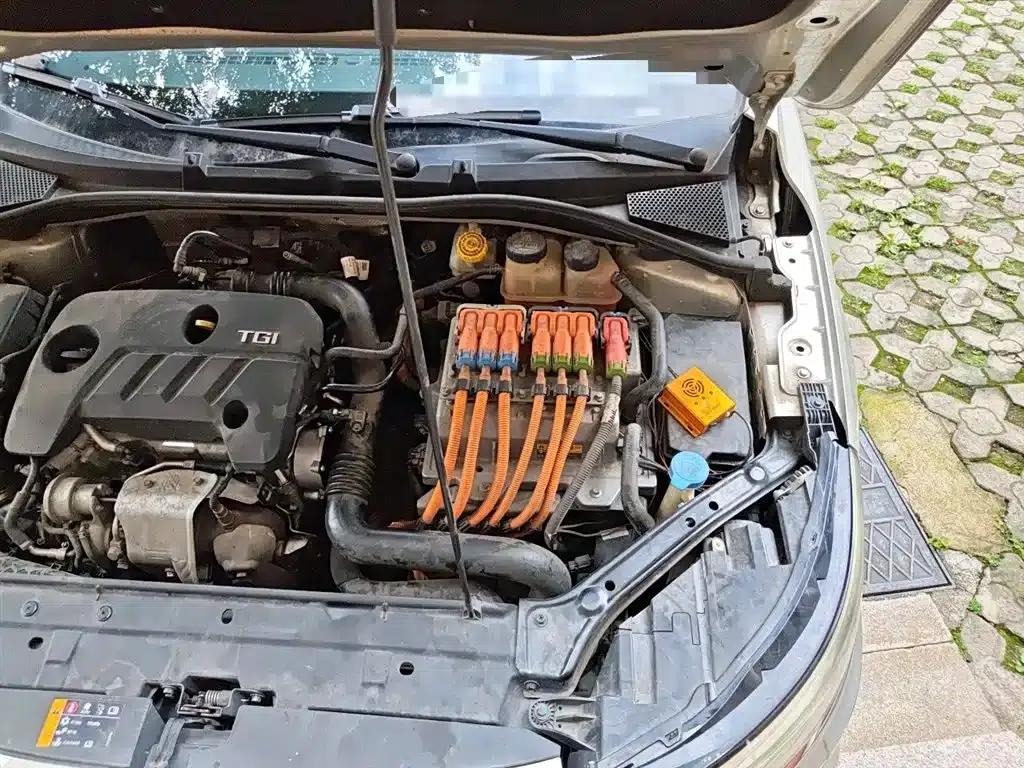 Roewe i6 New Energy 2017 45T Hybrid Connected Smart Edition — миниатюра 22