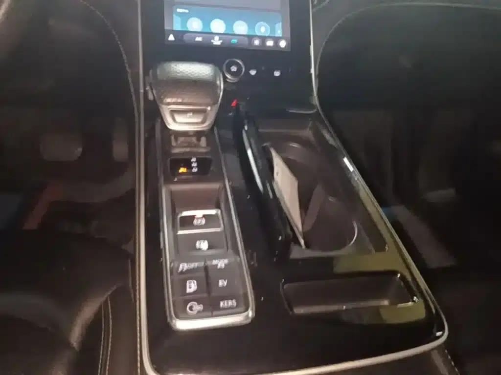 Roewe i6 MAX New Energy 2020 1.5T PHEV Cool Edition — миниатюра 14