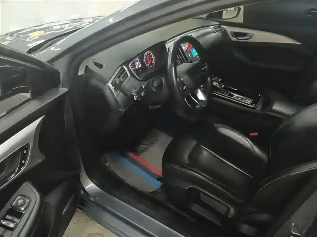 Roewe i6 MAX New Energy 2020 1.5T PHEV Cool Edition — миниатюра 16