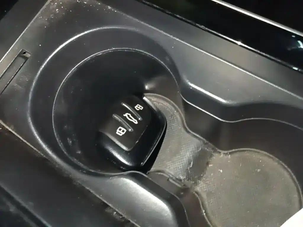 Roewe i6 MAX New Energy 2020 1.5T PHEV Cool Edition — миниатюра 9
