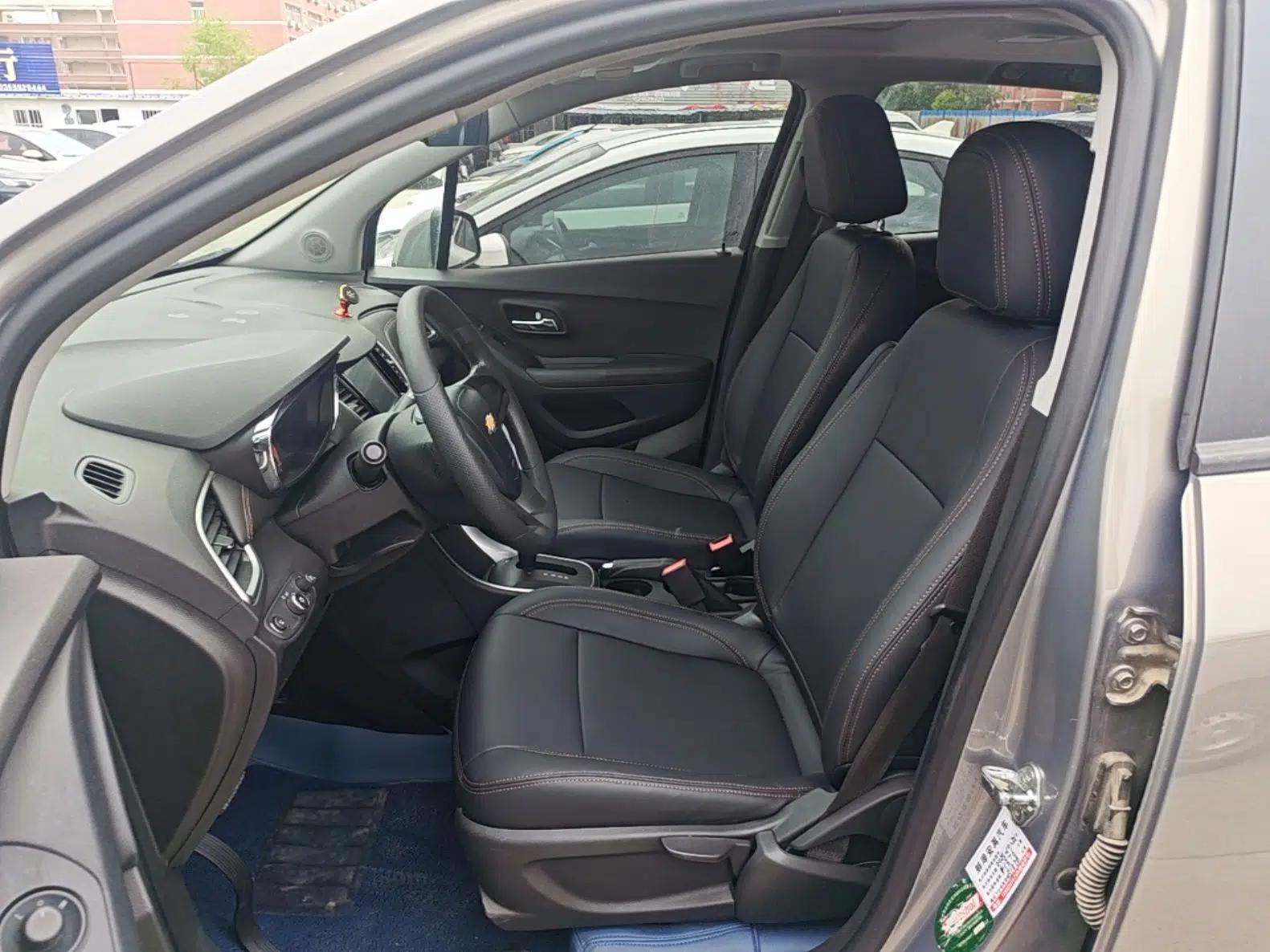 Chevrolet Trax 2018 330T Automatic Two-Wheel Drive Elite Model — миниатюра 18