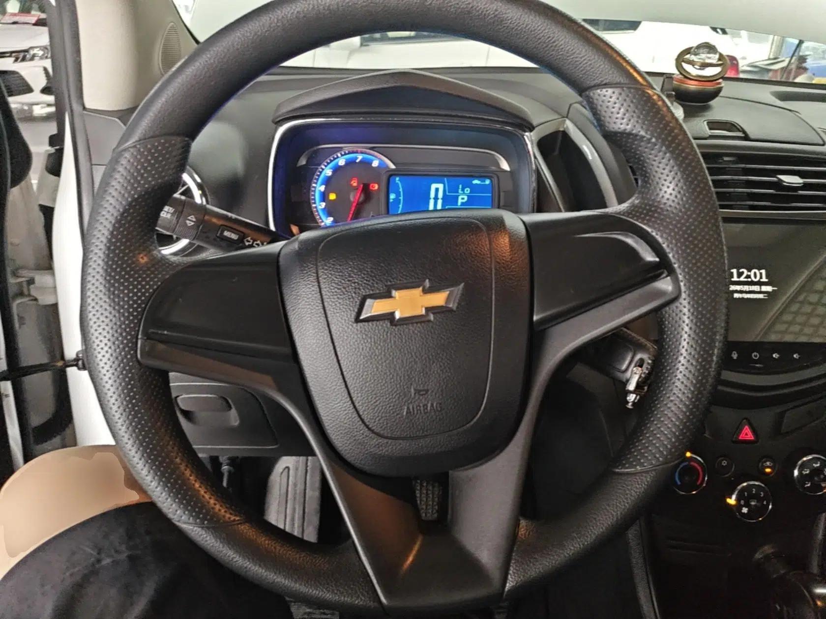 Chevrolet Trax 2016 1.4T Automatic Two-Wheel Drive Comfort Version with Sunroof — миниатюра 14