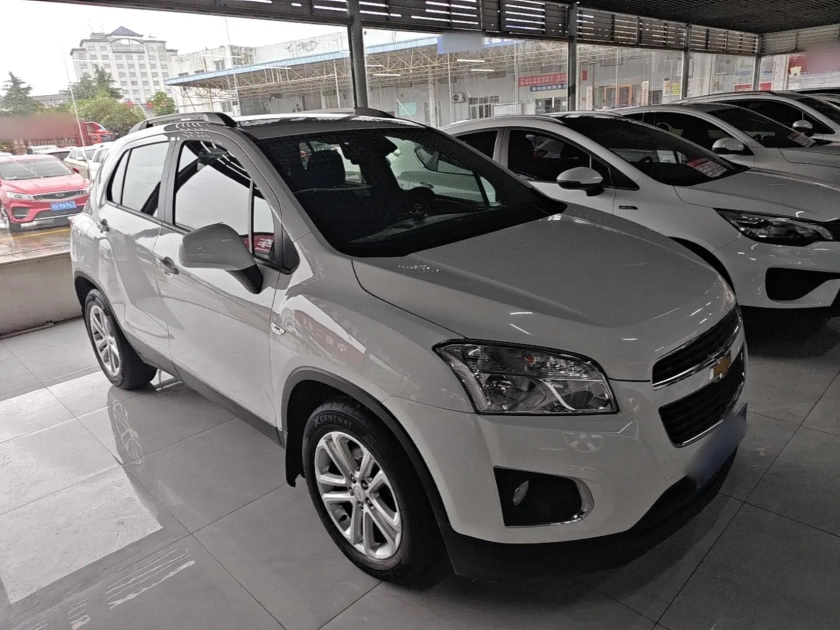 Chevrolet Trax 2016 1.4T Automatic Two-Wheel Drive Comfort Version with Sunroof — миниатюра 3