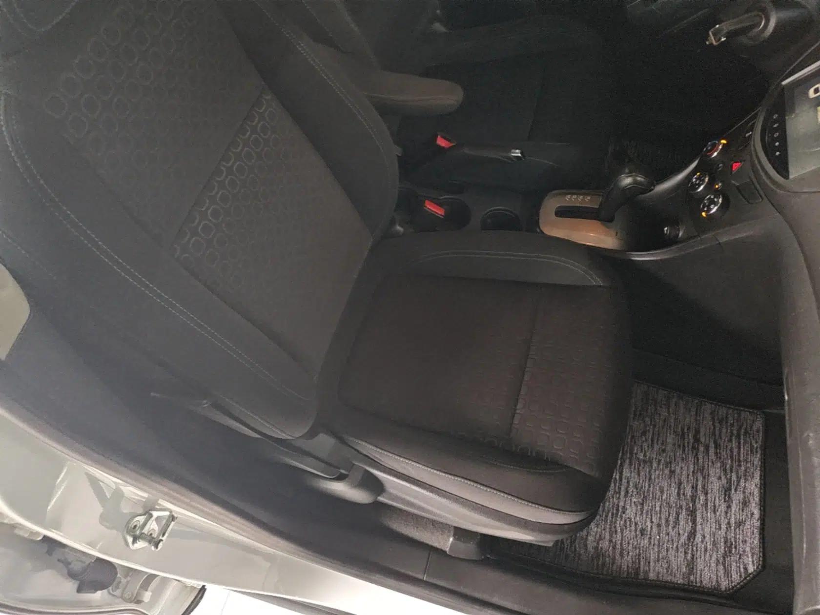 Chevrolet Trax 2016 1.4T Automatic Two-Wheel Drive Comfort Version with Sunroof — миниатюра 23