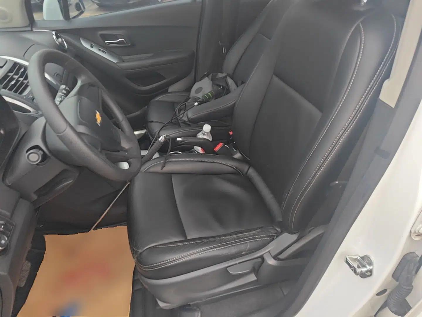Chevrolet Trax 2016 1.4T Automatic Two-Wheel Drive Comfort Version with Sunroof — миниатюра 18