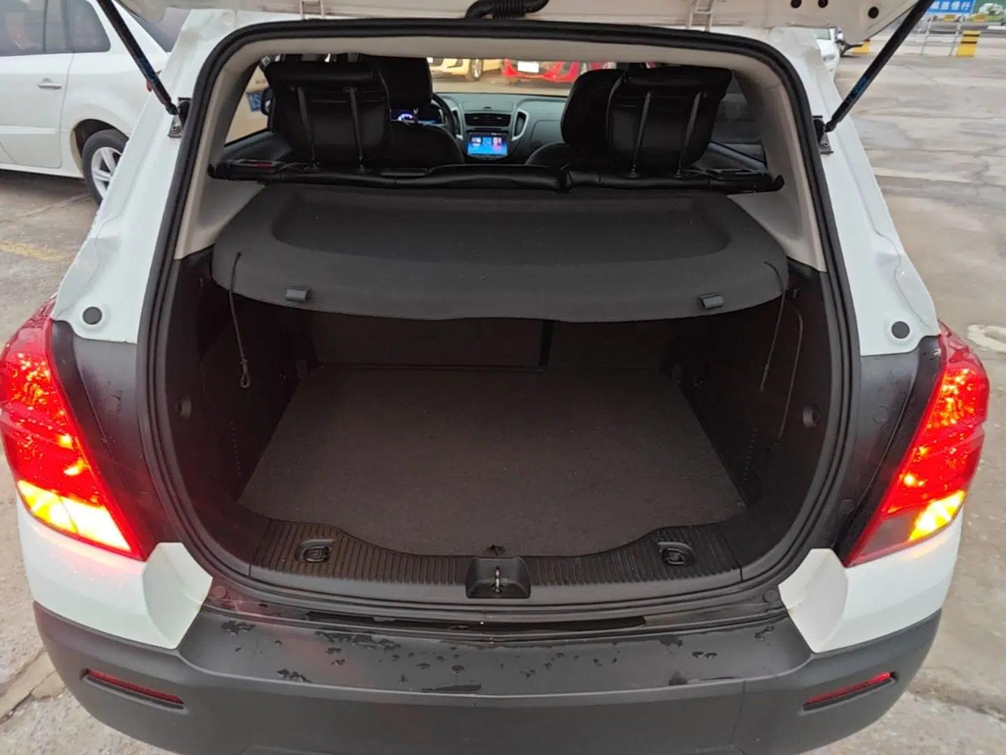 Chevrolet Trax 2016 1.4T Automatic Two-Wheel Drive Comfort Version with Sunroof — миниатюра 22