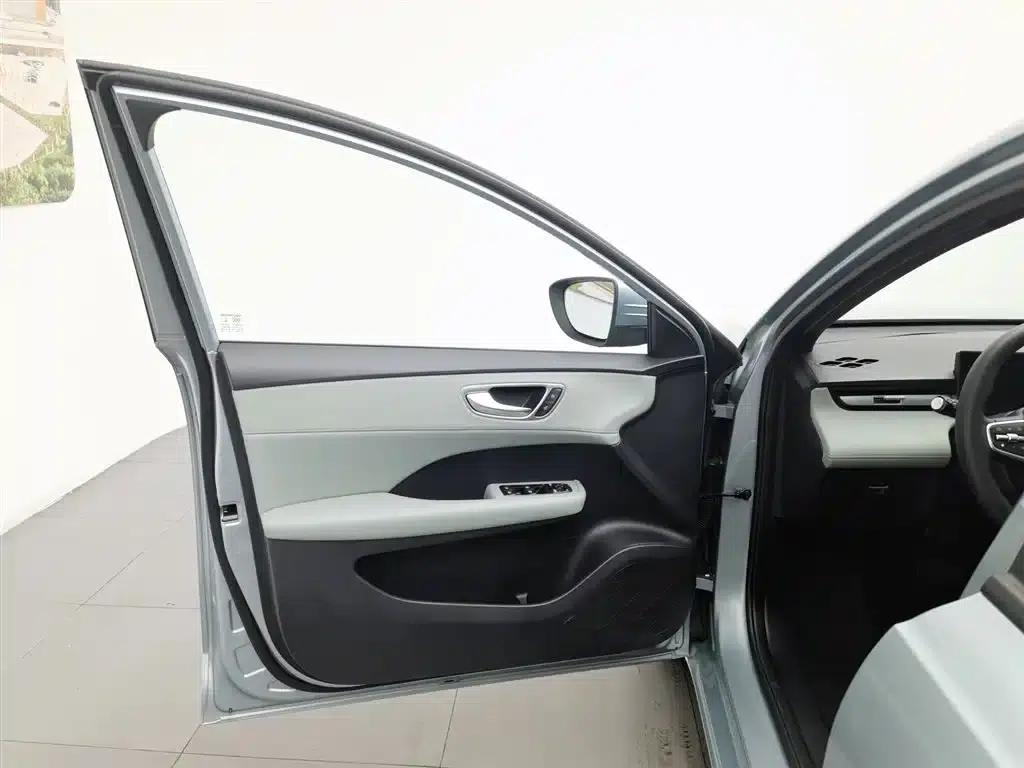 Roewe D6 2025 450km Premium Edition — миниатюра 8