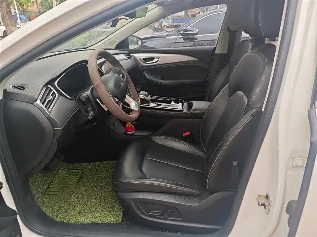 Roewe i6 MAX 2020 300TGI Automatic Cool and Intelligent Driving Edition — миниатюра 3