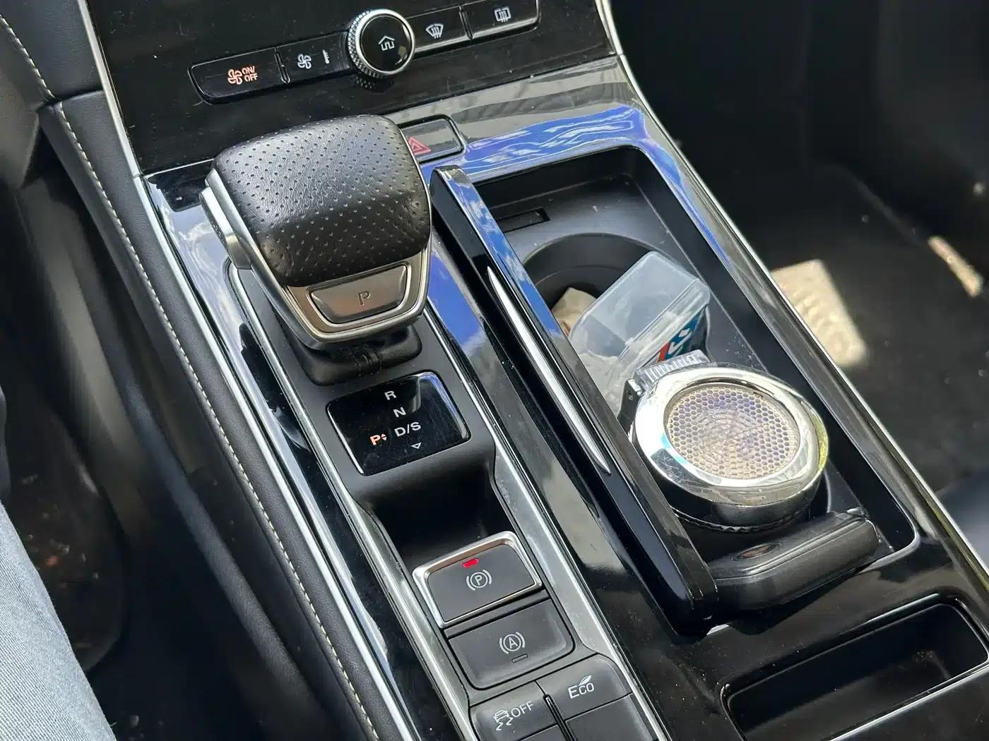 Roewe i6 MAX 2020 300TGI Automatic Cool Edition — миниатюра 12